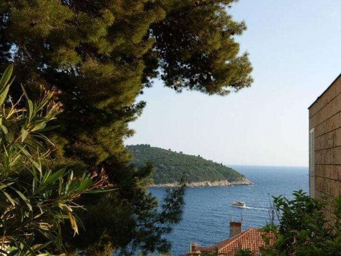 Apartment Hitri - One Bedroom Apartment with Terrace and Garden View Apartment in Dubrovnik