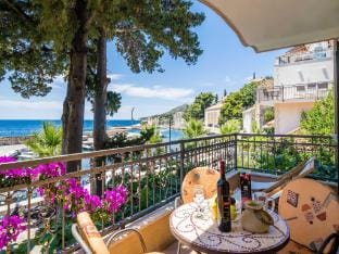 Apartment Villa Palma- Two Bedroom Apartment with Terrace and Sea View  Apartman 4 Apartment in Mlini