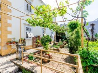 Guest House Ivana -Two Bedroom Apartment with Garden Apartment in Dubrovnik