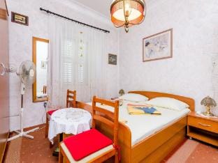 Guest House Ivana -Two Bedroom Apartment with Garden Apartment in Dubrovnik