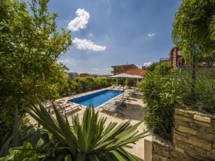 Villa Dvori Viskovi-Seven Bedroom Villa with Swimming Pool Villa in Podstrana