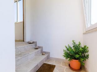 Apartment  Rooms Mazdin - Triple Room with Balcony and Sea View  Soba More Apartment in Dubrovnik-Neretva County