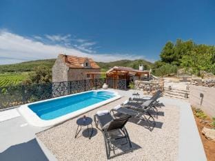 Stone House Prapatna-Two Bedroom Holiday Home with Swimming Pool Vacation rental in Dubrovnik-Neretva County