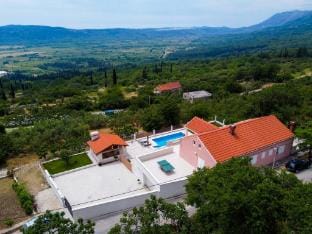 Villa Dragic- Four Bedroom Villa with Swimming Pool, Terrace and Sea View Villa in Dubrovnik-Neretva County