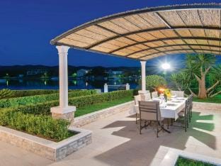 Holiday Home Loviste-Three Bedroom Holiday Home with Pool and  Sea View Vacation rental in Dubrovnik-Neretva County