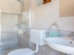 Holiday Home Loviste-Three Bedroom Holiday Home with Pool and  Sea View Vacation rental in Dubrovnik-Neretva County