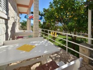 LaidBack Apartments - One Bedroom Apartment with Balcony and Sea View Lavander Apartment in Dubrovnik-Neretva County