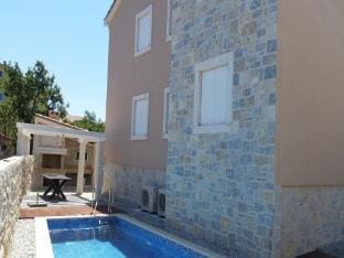Apartments Villa Rustica ST - Two-Bedroom Apartment with Balcony and Shared Pool 1. kat Apartment in Biograd na Moru