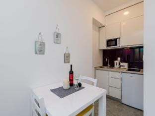 Apartments  LM - Studio Apartment with Terrace Vlahinic Apartment in Dubrovnik