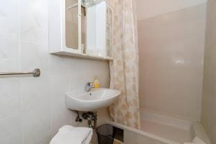 Apartment  Room Dubrovnik Sweet Home - One Bedroom Apartment with Shared Terrace and City View Apartment in Dubrovnik