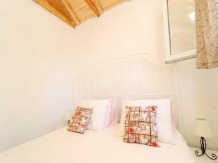 Greenside Cottage Lumi-Two Bedroom Holiday Home with Terrace and Sea view Vacation rental in Dubrovnik-Neretva County