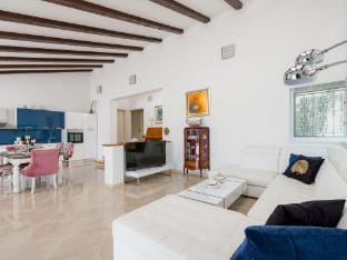 Villa Dea - Luxury Villa with Outdoor Swimming Pool Villa in Šibenik-Knin County, Croatia
