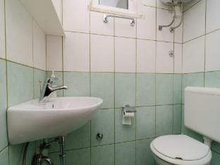 Apartments Skurla - Studio Apartment with Terrace A1 zuti Apartment in Korita, Mljet