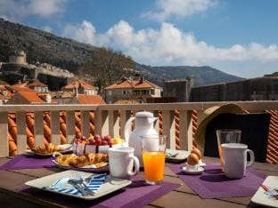 Apartments Odin - One-Bedroom Apartment with Terrace and Sea View - 4 Apartment in Dubrovnik