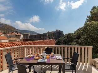 Apartments Odin - One-Bedroom Apartment with Terrace and Sea View - 4 Apartment in Dubrovnik