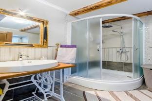 Holiday Home Rustic - Two Bedroom Holiday Home with Private Pool Vacation rental in Šibenik-Knin County, Croatia