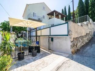 Apartment  Room Sunset Beach - One Bedroom Apartment with Terrace and Garden View Apartment in Dubrovnik