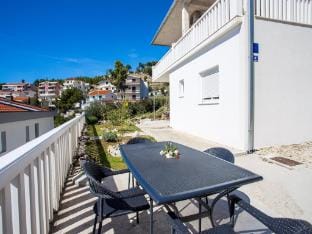Apartments Magdales - Two Bedroom Apartment with Balcony A1 Apartment in Split-Dalmatia County