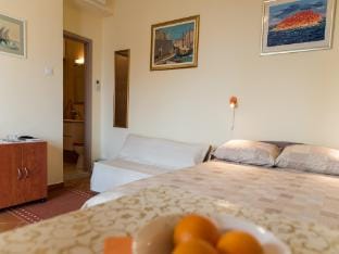 Pulastar - Studio Apartment with Terrace Apartment in Dubrovnik