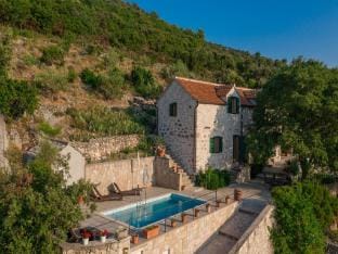 Villa Dol-Three Bedroom Villa with Pool Villa in Split-Dalmatia County
