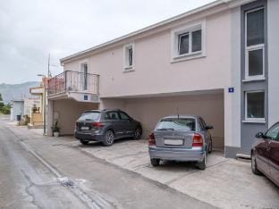 Apartments Hope Dugi Rat - Standard One-Bedroom Apartment with Terrace and Sea View A3 Apartment in Split-Dalmatia County