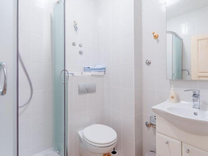 Apartments Villa Kameja - One Bedroom Apartment with Balcony and Nature Reserve View Zeleni Apartment in Šibenik-Knin County, Croatia