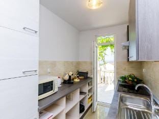 Apartment   Rooms Mazdin - One Bedroom Apartment with Balcony and Sea View Apartment in Dubrovnik-Neretva County