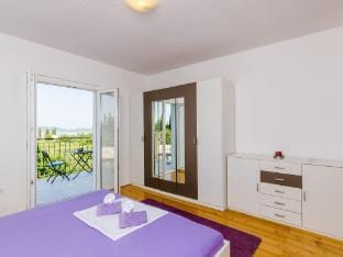 Apartment   Rooms Mazdin - One Bedroom Apartment with Balcony and Sea View Apartment in Dubrovnik-Neretva County