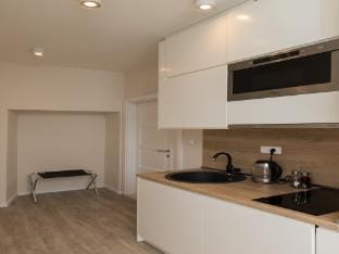 Apartments Urbis - Superior Studio Apartment with City View Desni Apartment in Dubrovnik