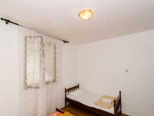Villa Peragic - Triple Room Apartment in Dubrovnik-Neretva County
