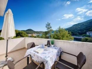 Apartments Bruna Lastovo-Superior One Bedroom Apartment with Balcony and Sea View-Zeleni Apartment in Dubrovnik-Neretva County