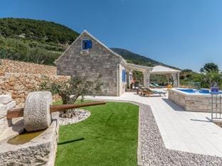 Villa Blue Sky - Three Bedroom Villa with Pool Villa in Bol