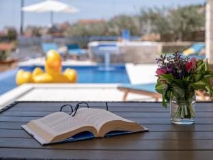 Villa Blue Sky - Three Bedroom Villa with Pool Villa in Bol