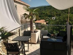 Villa Peragic - Triple Room with Balcony and Private External Bathroom Apartment in Dubrovnik-Neretva County