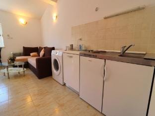 Apartment Belin Mljet - One Bedroom Apartment with Terrace and Sea View Apartment in Dubrovnik-Neretva County