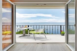 Villa Kosa - Two Bedroom Apartment with Balcony and Sea View Roko Apartment in Brela