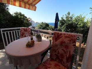 Seaside Apartments Hrkac - Studio Apartment with Terrace and Sea View 3 Apartment in Dubrovnik-Neretva County