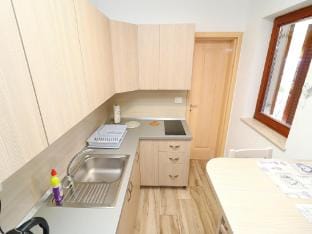 Seaside Apartments Hrkac - Studio Apartment with Terrace and Sea View 3 Apartment in Dubrovnik-Neretva County