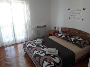 Apartments Amalia - Two Bedroom Apartment with Roofed Terrace Apartment in Zadar