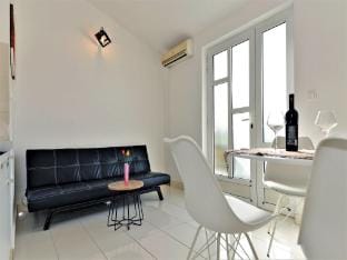 Apartments Helena - One bedroom apartment with Balcony and Sea View - A1 Apartment in Murter