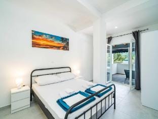 Hidden Gem Apartment - Two Bedroom Apartment with Terrace and Sea View Apartment in Dubrovnik-Neretva County