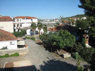 Apartments Paula - One Bedroom Apartment with Terrace 2 Apartment in Tisno