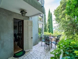 Apartments  Rooms Mara  Petrunjela - One Bedroom Apartment with Terrace and Sea View Apartment in Cavtat