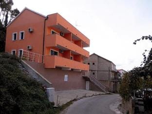 Apartment with balcony and 1 room Apartment in Dubrovnik-Neretva County