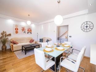Apartment Hladilo  - Two Bedroom Apartment with Balcony Apartment in Dubrovnik