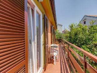 Apartment Blamax with Terrace and Sea View Apartment in Mali Losinj