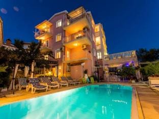 Villa Stil - One Bedroom Apartment with Balcony and Sea View 104 Luxsor Apartment in Okrug Gornji