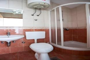 Apartments Pezo - Superior Studio with Balcony and Sea View Apartment in Baška Voda