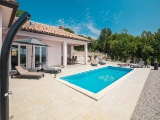 Villa Tomichic with Swimming Pool Villa in Istria County