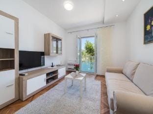 Apartments Ema-Two Bedroom Apartment with Sea View  Perla Apartment in Dubrovnik-Neretva County